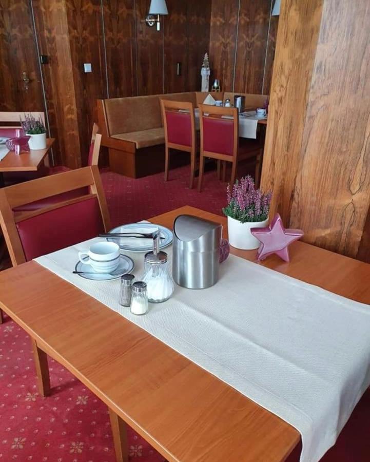Hotel Borger Frankfurt am Main ภายนอก รูปภาพ